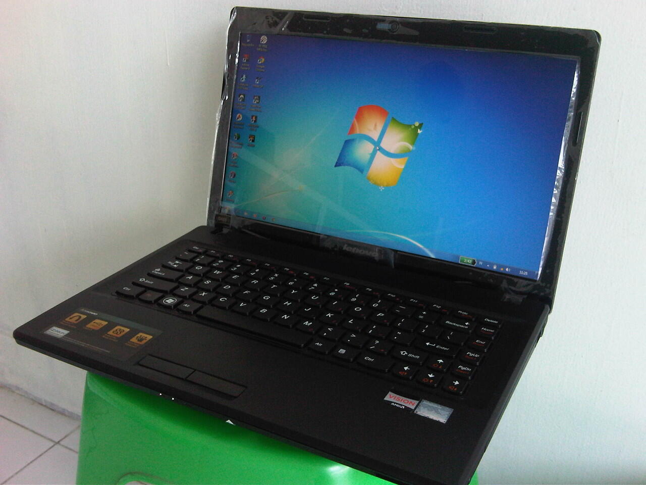 Lenovo Gamer AMD VGA 1 GB Ram 2 GB HDD 320 GB Garnsi