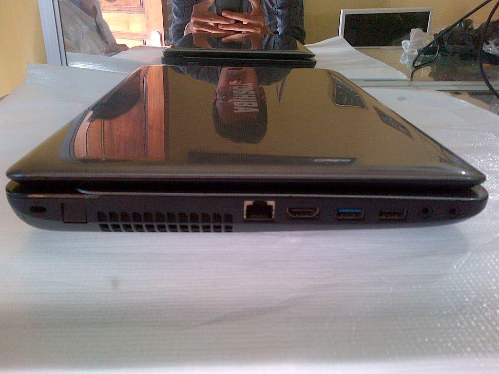Laptop TOSHIBA L745 Core i3 / 640GB / NVIDIA 1GB Dedicated WINDOWS ORI