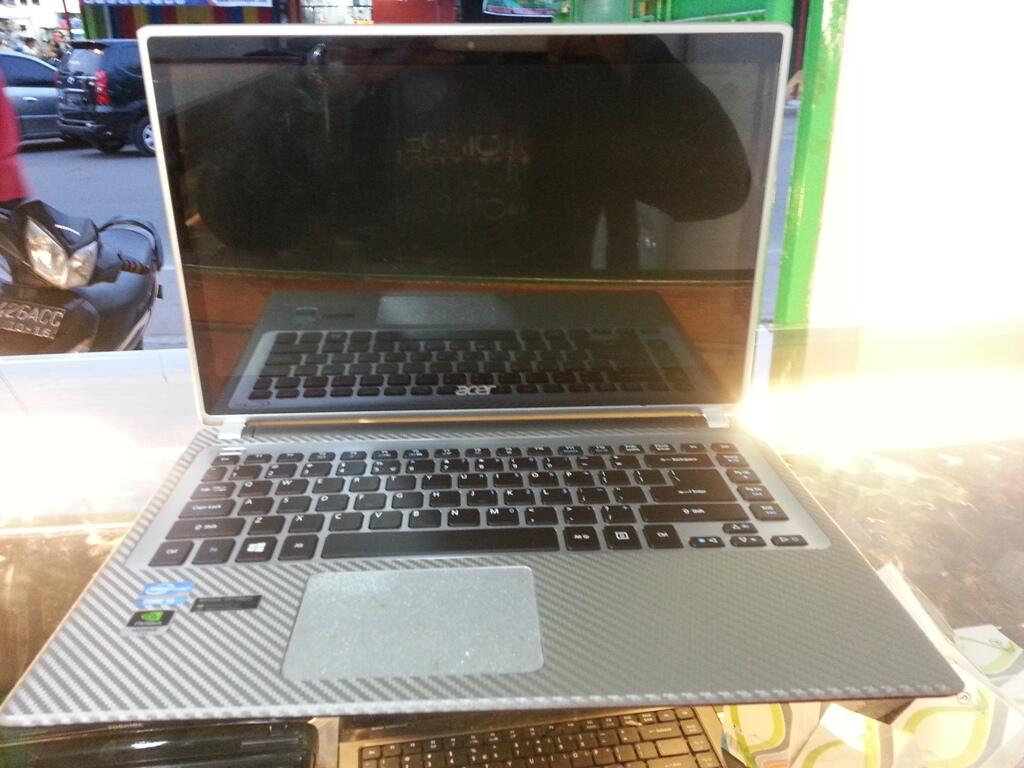 Acer V5-471PG TouchScreen Mumer
