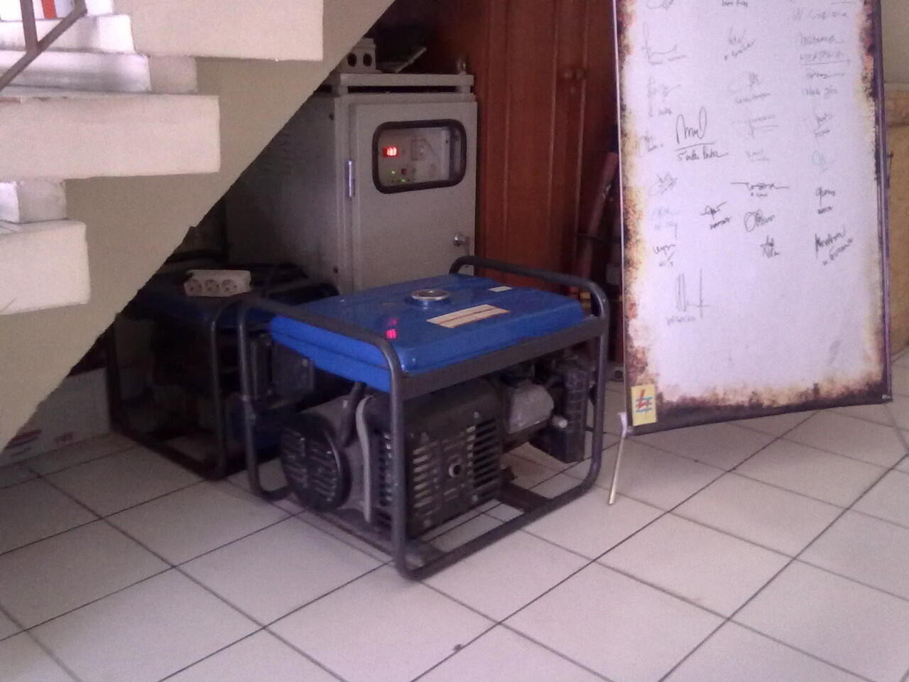 Ane takut masuk kerja gan, gara2 ada benda ini di kantor.