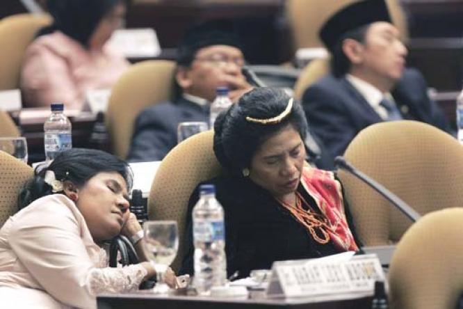 Anggota DPR, Gaji Tinggi Minim Prestasi