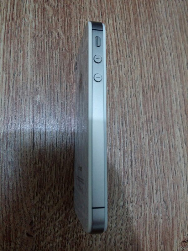 WTS Iphone 4 CDMA 8GB 2nd White MAKNYUS BANYAK BONUS..