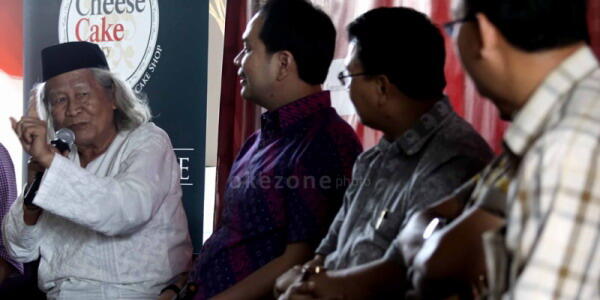 &#91;Engkong Sesepuh&#93; Engkong Ridwan: Jokowi Bukan Nabi, Kalau Salah Sikat!
