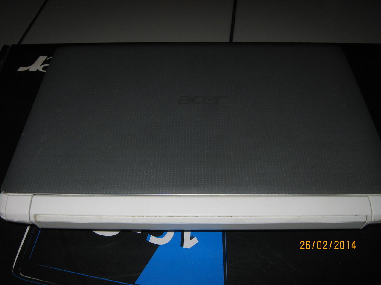 Jual netbook acer Aspire one AO532H-2BS Silver-White (batre 5 jam lebih) Bandung