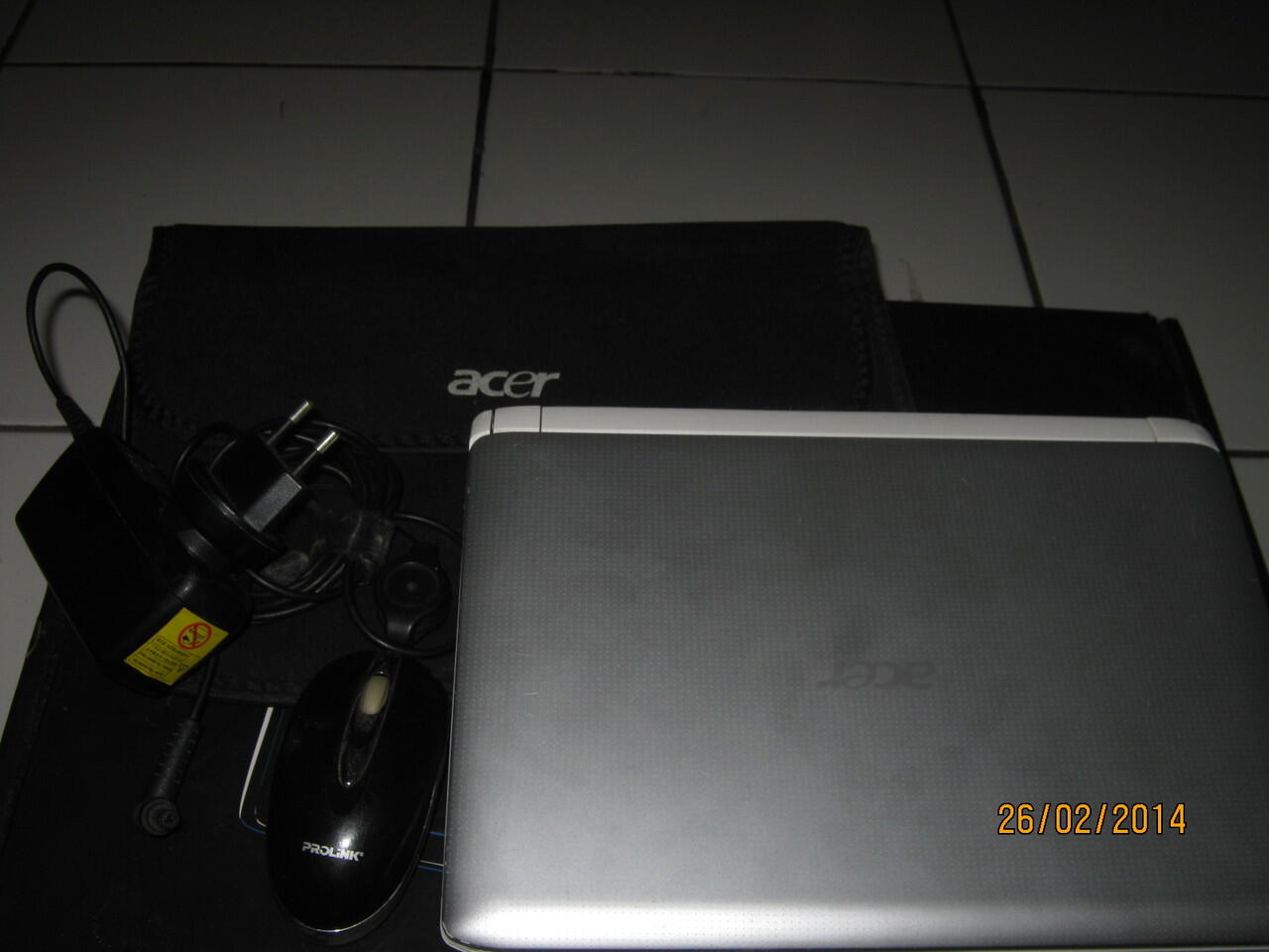 Jual netbook acer Aspire one AO532H-2BS Silver-White (batre 5 jam lebih) Bandung