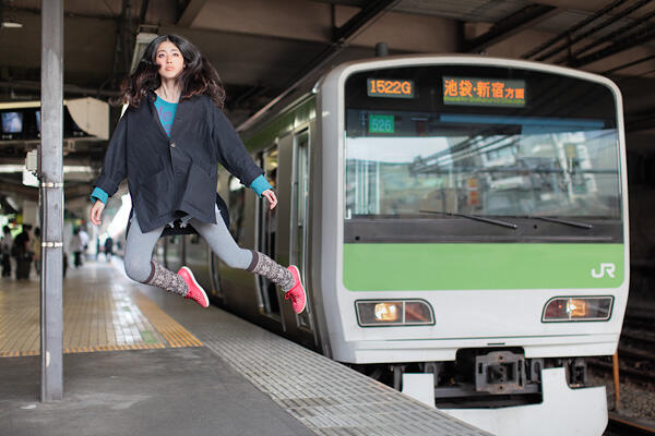 Apa Itu Foto Levitasi / Foto Melayang ? dan Cara Membuatnya !!