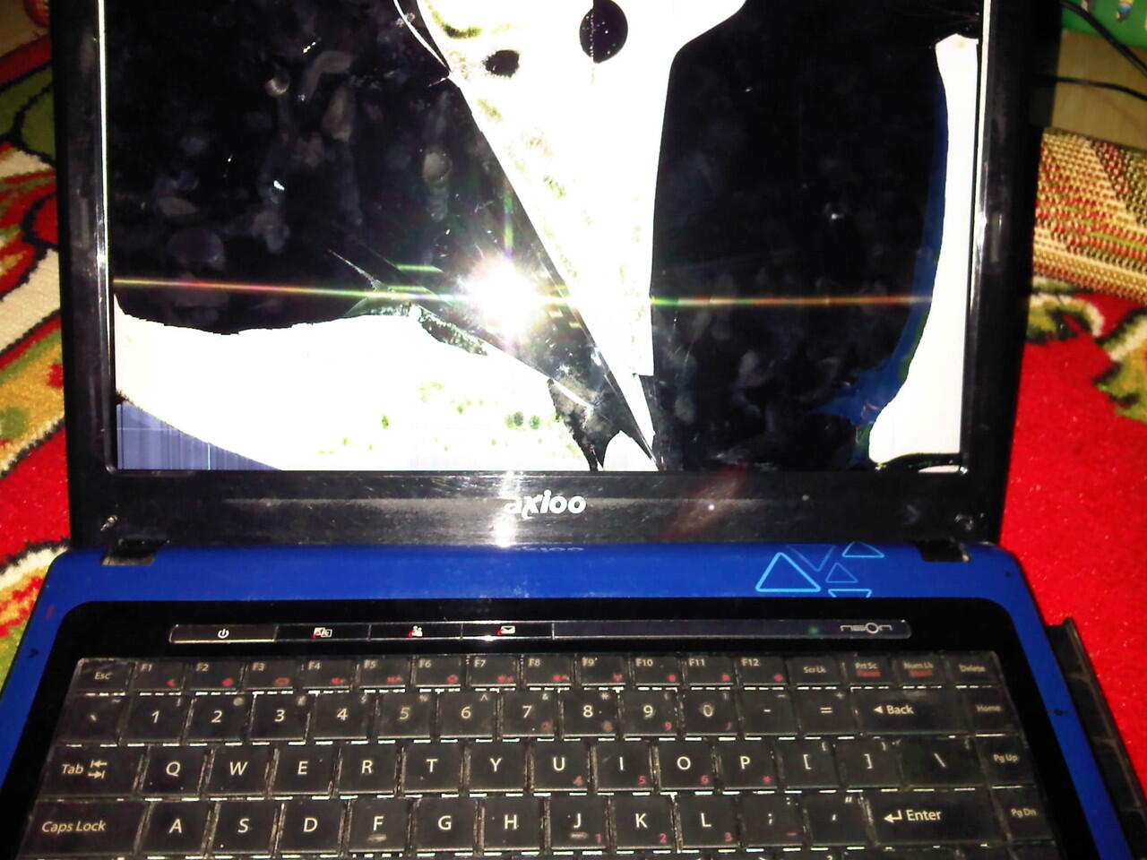 AXIOO HNM Lcd pecah murah mari msk