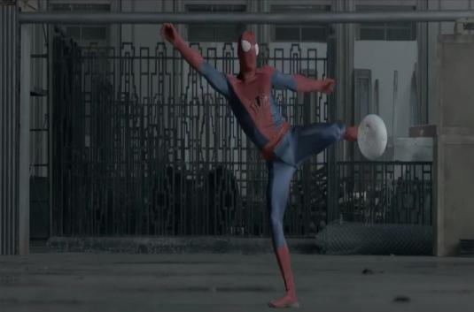 Video : Punggawa Barcelona Dan Madrid Bersatu Menjadi Spiderman