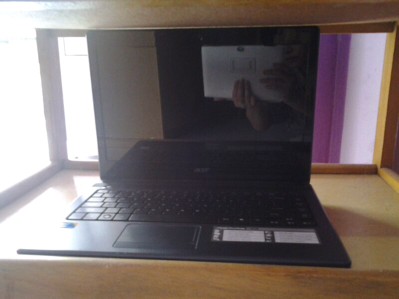 Acer aspire 4739, core i3, ram 2gb, win 7, murah!