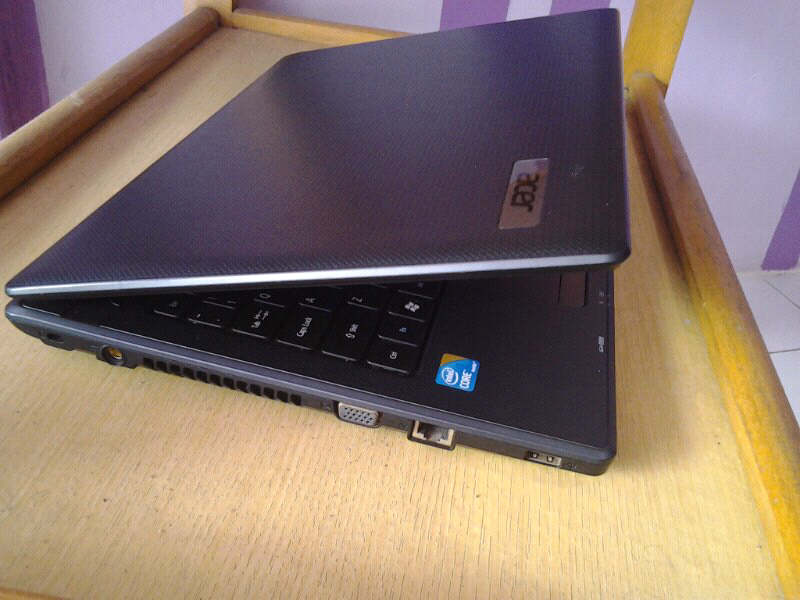 Acer aspire 4739, core i3, ram 2gb, win 7, murah!