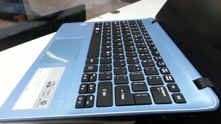 netbook ACER V5-132 1019Y hdd500 2gb 11.6inc | msh Gransi | mulus | bdg
