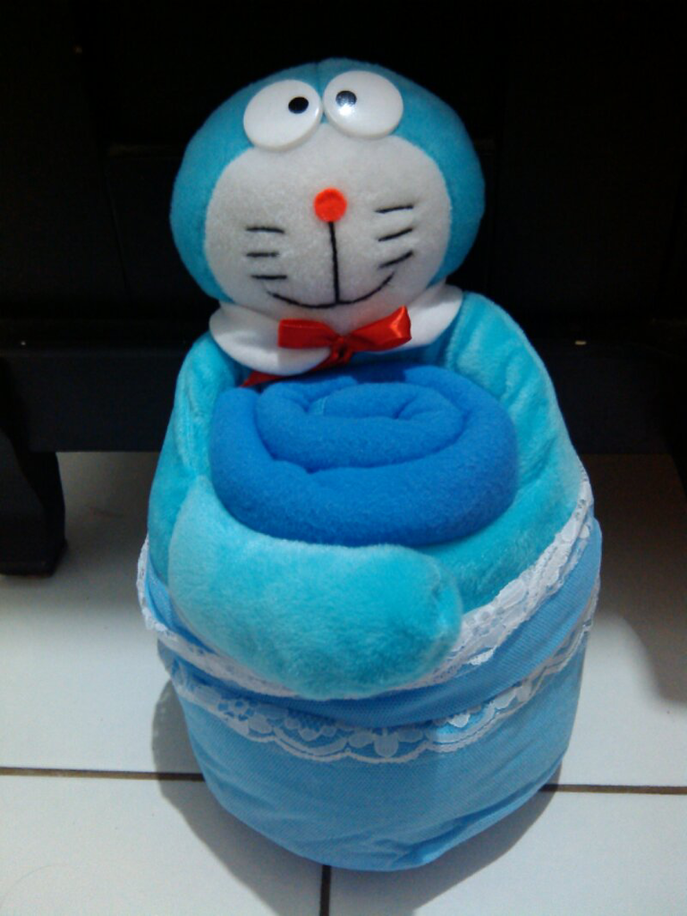 Bantal peyang karakter - doraemon