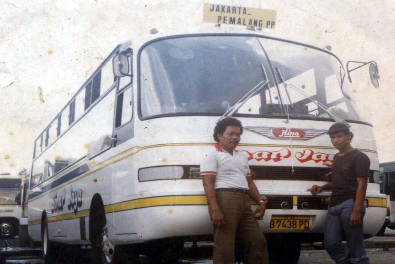 Foto Bus Jadul di Indonesia