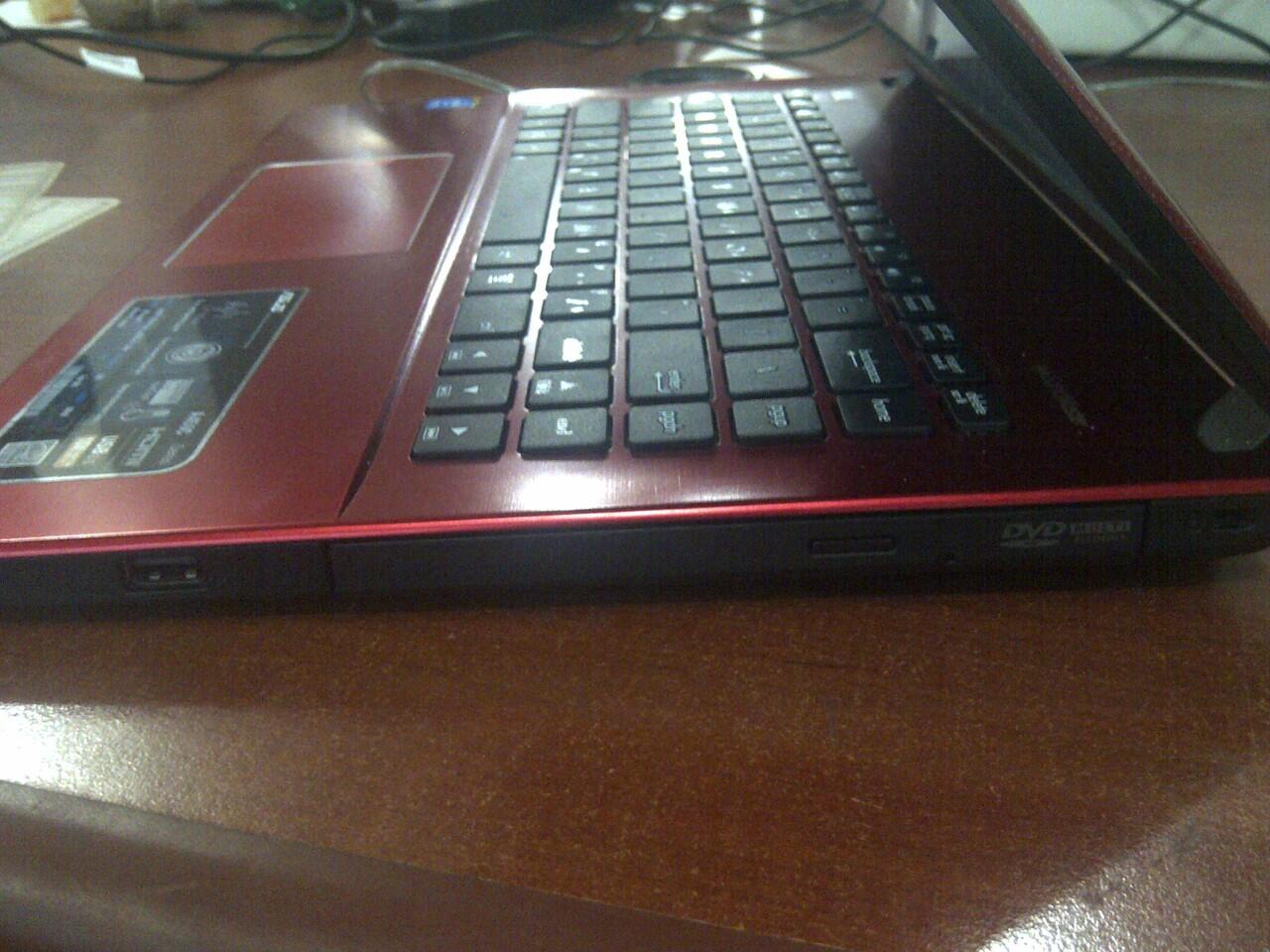 Dijual Laptop ASUS A450C SLIM colour RED sonic master..99% LIKE NEW JAKARTA..