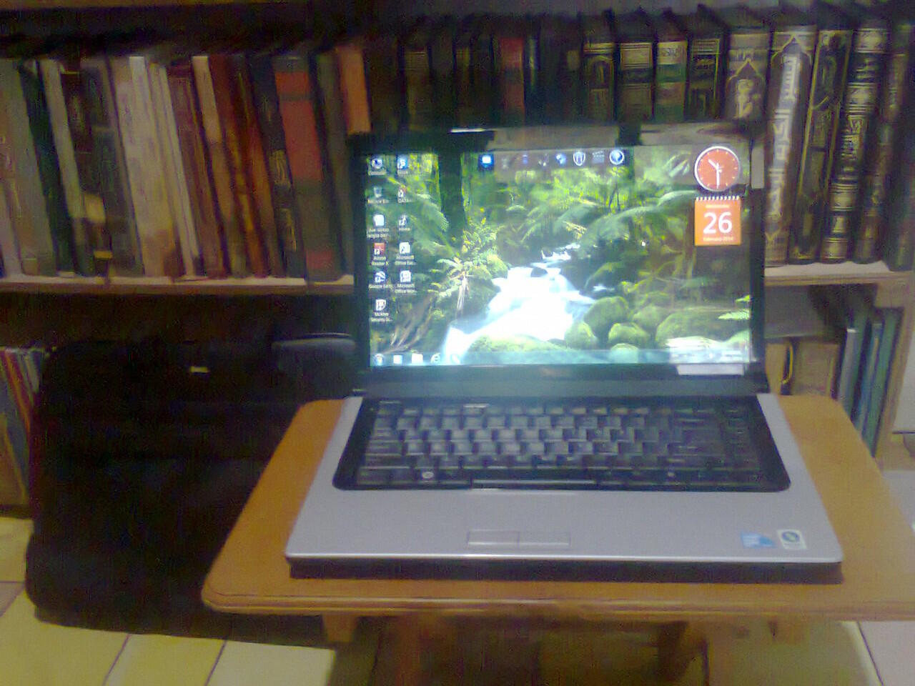 Dell Studio limited edition, Ram 4, Vga 1,7 GB, 15,6 Inch win 7 ori, Istimewa