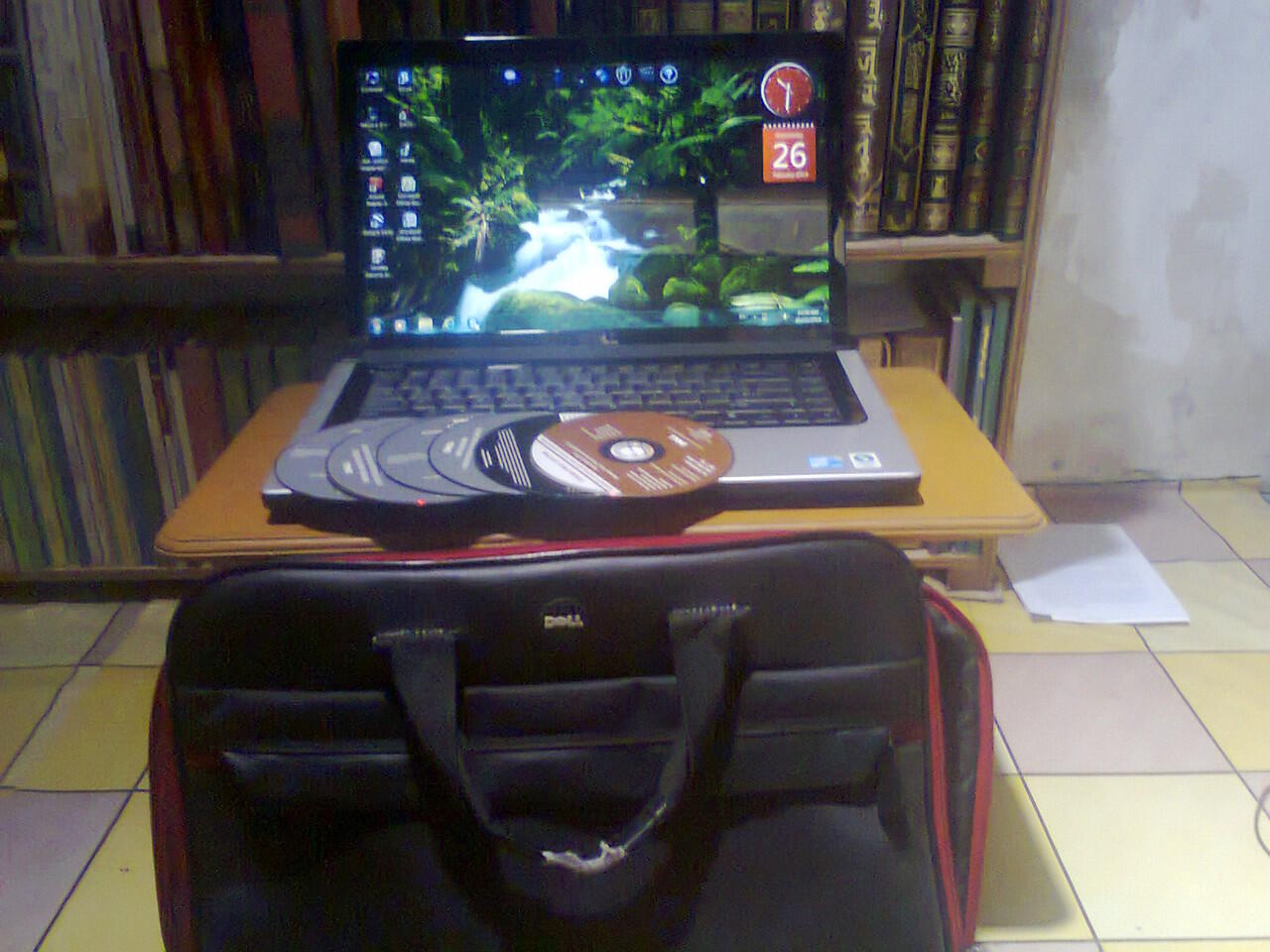 Dell Studio limited edition, Ram 4, Vga 1,7 GB, 15,6 Inch win 7 ori, Istimewa