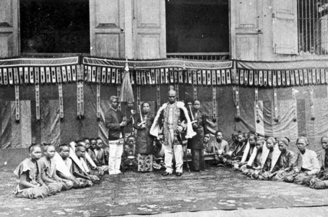 Penjelajahan Carl Bock di Kalimantan