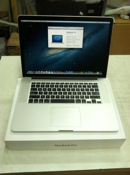 LAPTOP MACBOOK PRO MC975 QUAD CORE I7 RAM 8GB HDD 256GBSSD LAYAR 15”