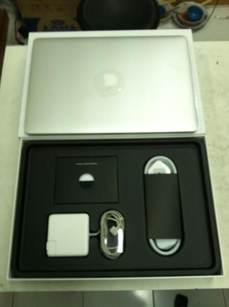 LAPTOP MACBOOK PRO MC975 QUAD CORE I7 RAM 8GB HDD 256GBSSD LAYAR 15”