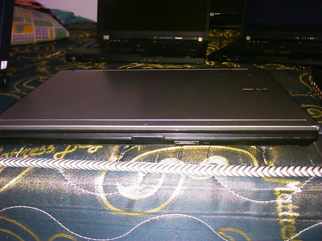 Dell latitude E6410 | Core i5 | 2gb | 160gb | Stok Tinggal 1
