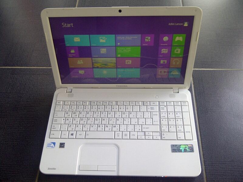 TOSHIBA SATELLITE C850-B705,like new pati kudus semarang