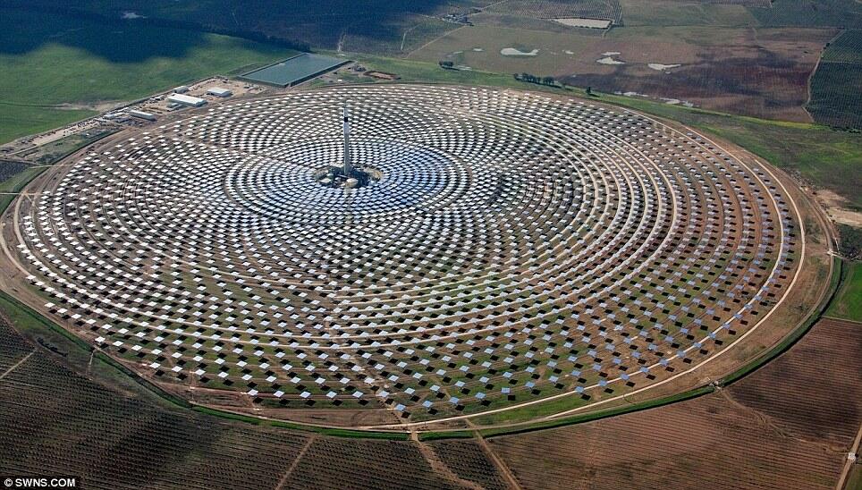 gile gan!!!! pembangkit listrik tenaga matahari terbesar di dunia
