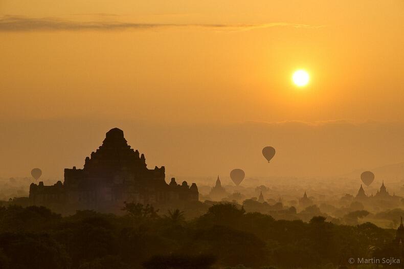 Menikmati Keindahan Ribuan Candi di Kota Kuno Bagan Myanmar