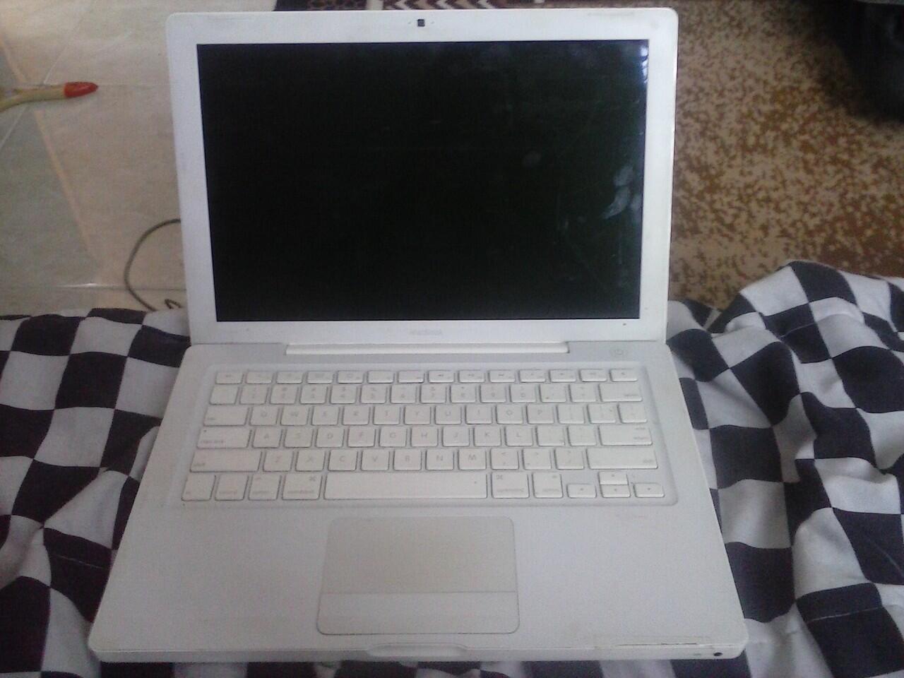 Apple macbook 4.1 core2duo bandung