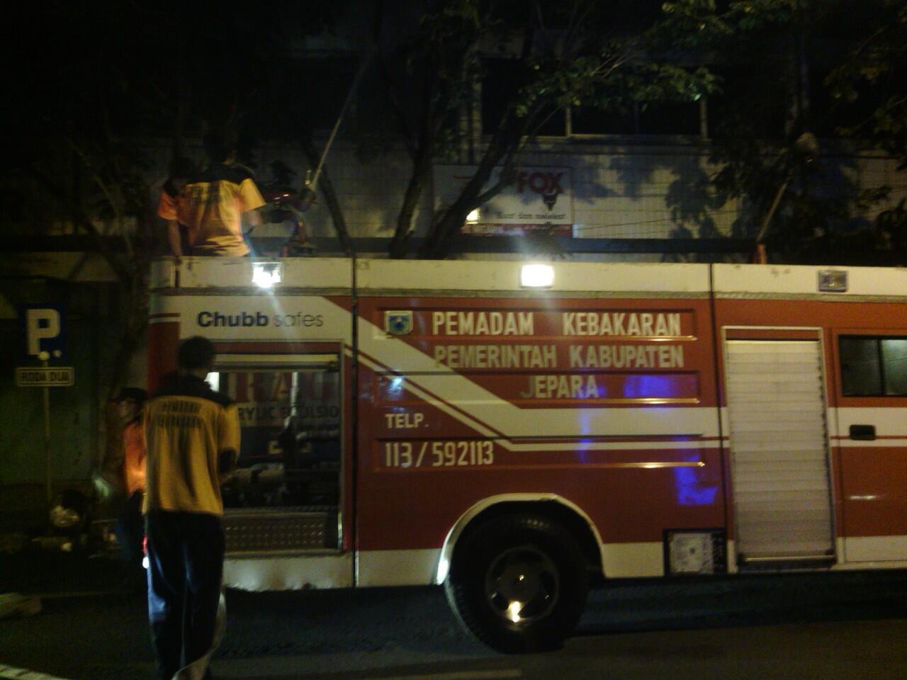 &#91;Berita&#93; &#91;PIC Inside&#93; Kebakaran Pasar Ratu #Jepara 28 Februari 2014