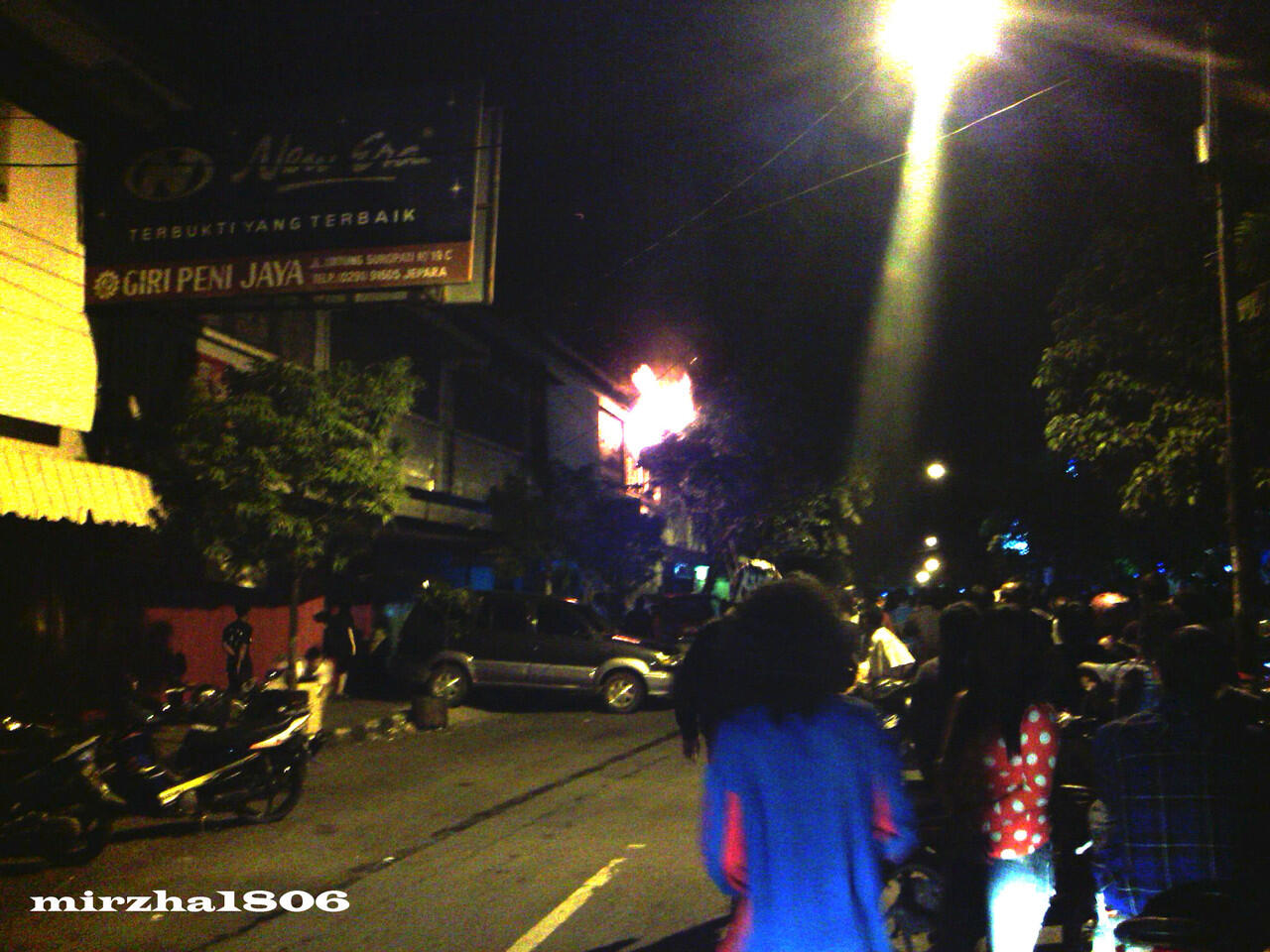 &#91;Berita&#93; &#91;PIC Inside&#93; Kebakaran Pasar Ratu #Jepara 28 Februari 2014