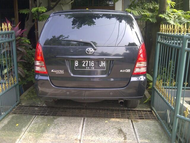 Dijual mobil keluarga Inova type G 2006 - Hitam - matic