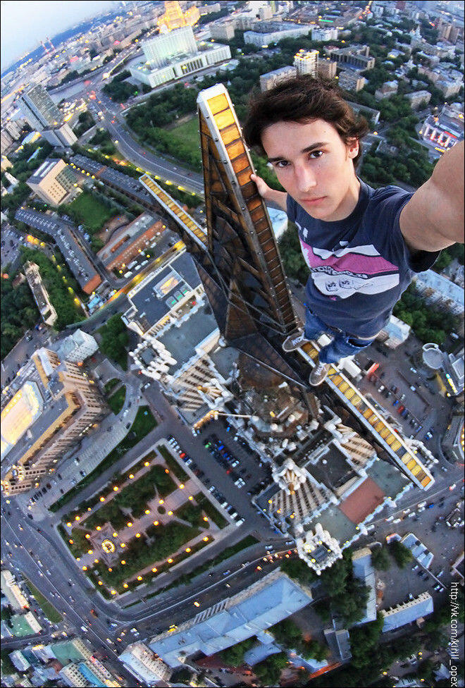 Selfie di Ambang Kematian. &#91;Nekat Nih Orang&#93; ...
