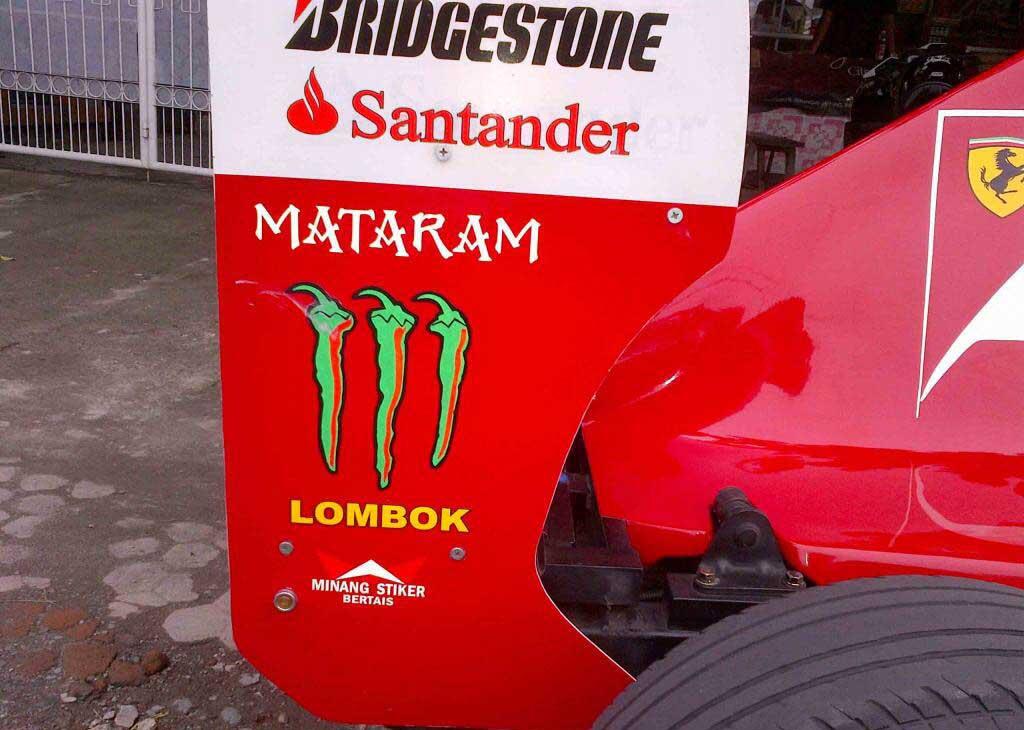 Kerenz nih kk.. : Pria Lombok Ciptakan Ferrari F1-nya Sendiri!