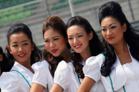 Race Queens: Formula One &amp; Car Show