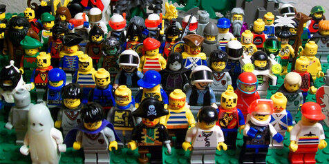 10 Replika Cover Album Dari Mainan Lego