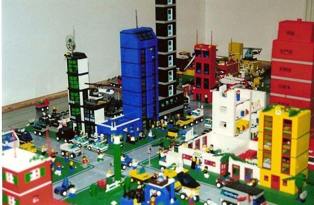 10 Replika Cover Album Dari Mainan Lego