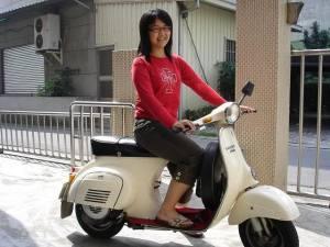 Cewek di atas motor (cewek masuk ajaaa)