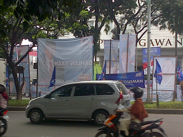 anda ingin memajukan bangsa? mengapa membuat sampah?