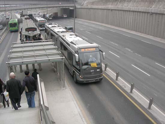 Bus-bus BRT (busway) canggih buatan Eropa