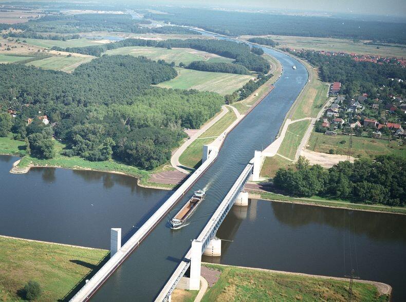 Jembatan Air Termegah di Dunia