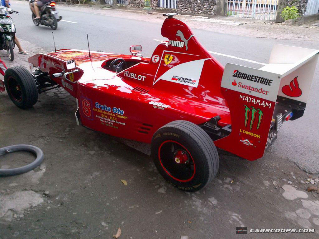 Heboh gan, penampakan Ferrari F1 milik org Indonesia berkeliaran di jalan raya !!!!