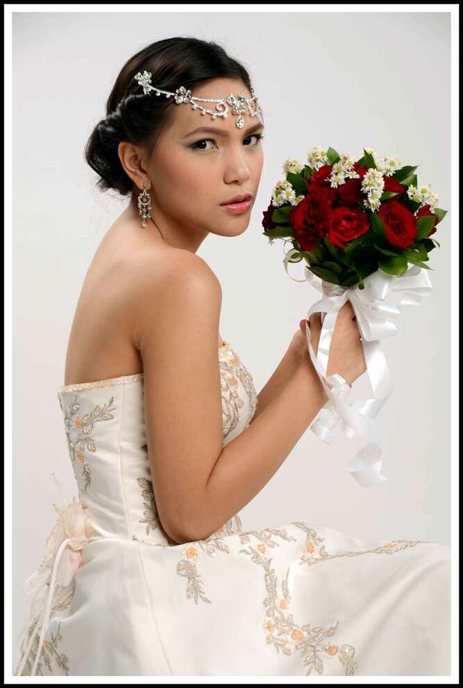 Hair & Make Up ( Hair & Make Up Artis ( Pernikahan, Party, Graduation )