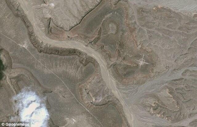 Simbol&quot; yang tertangkap oleh google earth