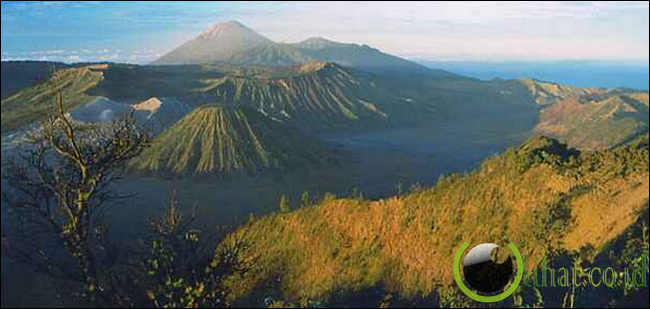 7 gunung yang paling angker di indonesia