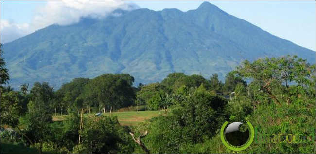 7 gunung yang paling angker di indonesia 