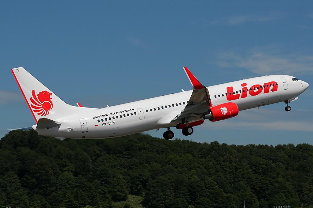 Cara mbedain boeing 737-800ER dengan 900ER dari fisiknya
