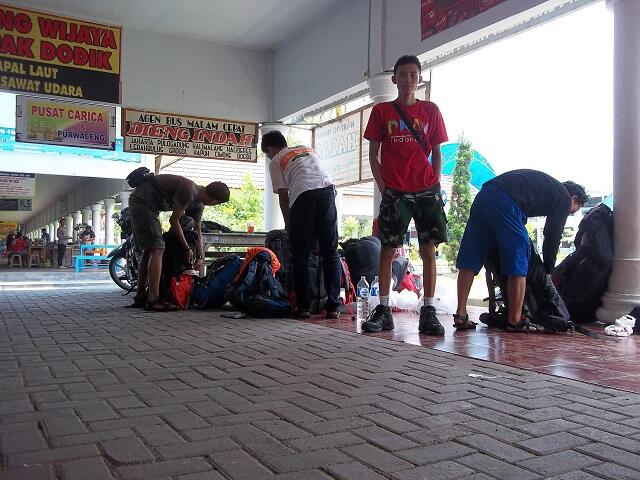 PENDAKIAN BASAH GUNUNG SUMBING 3.371 Mdpl ( via Bowongso ) 27 Feb – 01 Mar 2014
