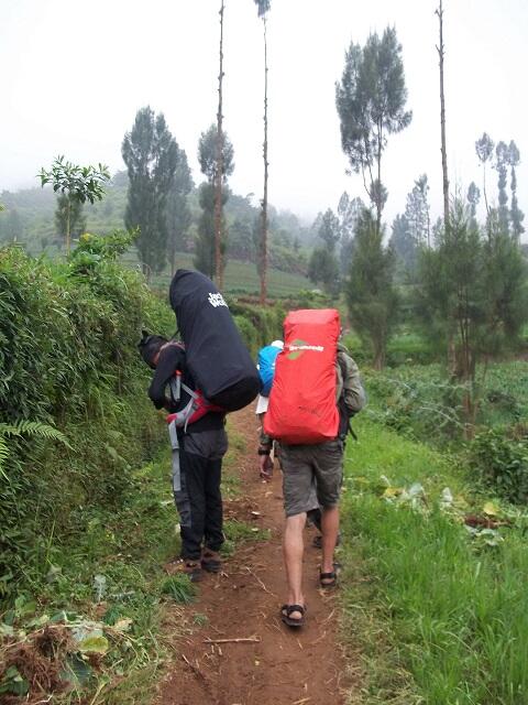 PENDAKIAN BASAH GUNUNG SUMBING 3.371 Mdpl ( via Bowongso ) 27 Feb – 01 Mar 2014