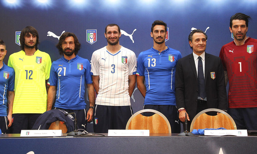 Jersey Timnas Italy World Cup 2014 udah launching gan! 