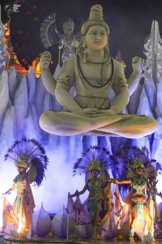 Inilah Karnaval Terbesar dan paling ditunggu sejagad " RIO KARNAVAL 2014 "